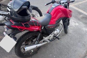 Moto é apreendida após manobras perigosas e barulho excessivo no centro de Guanambi.