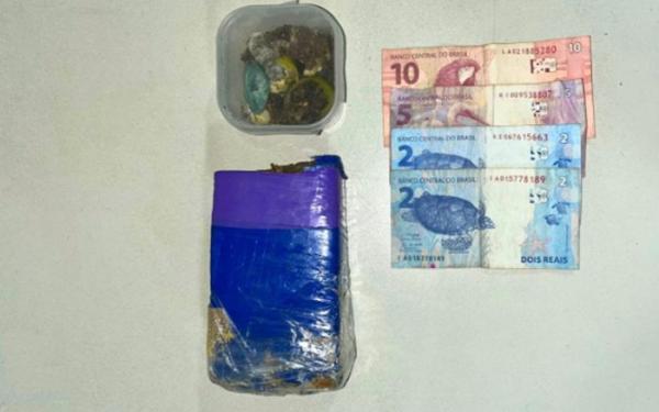 Suspeito tenta fugir, mas acaba detido com droga durante ação policial em Riacho de Santana.