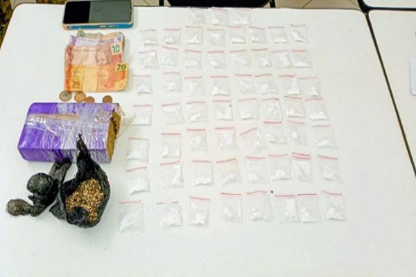 Ação da Cipe Sudoeste resulta na prisão de suspeito por tráfico em Urandi.