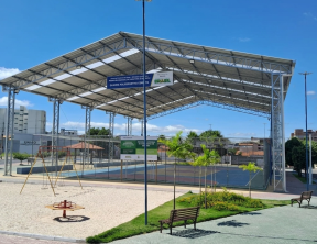 Com recursos assegurados, Prefeitura de Guanambi finaliza projeto para licitação da cobertura da quadra de esportes do Bairro Santo Antônio.