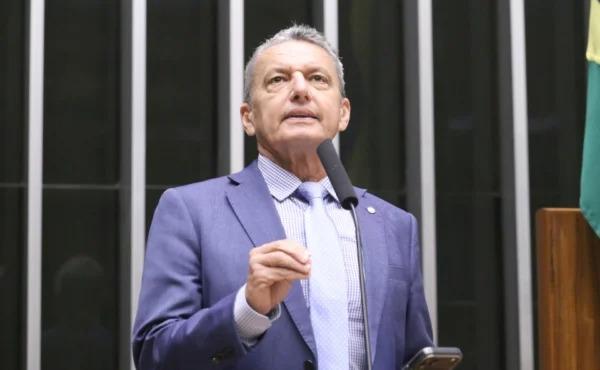 Deputado Charles Fernandes cobra fiscalização da Coelba e melhorias no acesso à perícia do INSS.