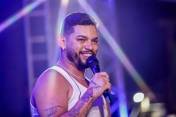 Devinho Novaes é anunciado como nova atração do São Pedro de Iuiu 2026.