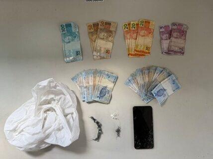 Dupla é detida com drogas durante ação da Polícia Militar em Guanambi.