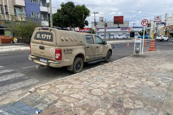 Homem embriagado invade comércio e ameaça ex-companheira de morte em Guanambi.