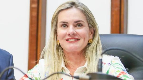 Ivana Bastos parabeniza Caetité, Matina e Sebastião Laranjeiras por aniversários de emancipação.