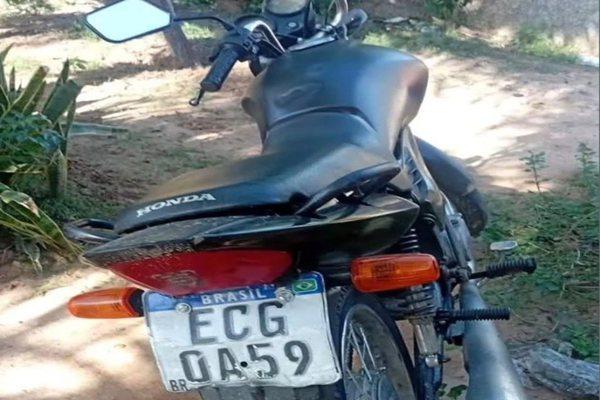Motocicleta é furtada em frente à residência na zona rural de Guanambi.