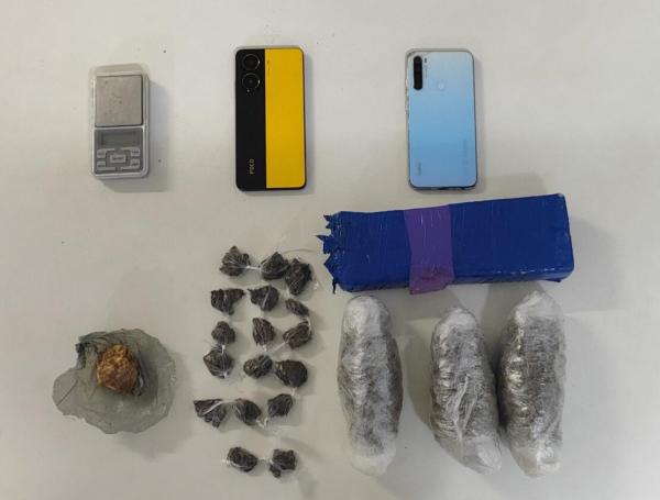 Suspeito de tráfico é detido com drogas e balança durante ação da Rondesp em Caetité.