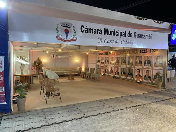 Câmara de Guanambi marca presença na ExpoGuanambi com stand institucional e recebe centenas de visitantes.