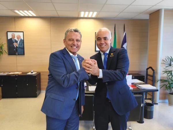 Deputado Charles Fernandes defende moradia popular e anuncia luta por 150 casas para Guanambi.