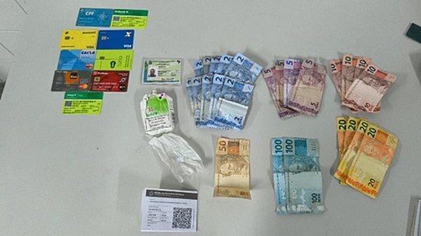 Homem é detido com cocaína após causar tumulto em posto às margens da BR-030 em Guanambi.