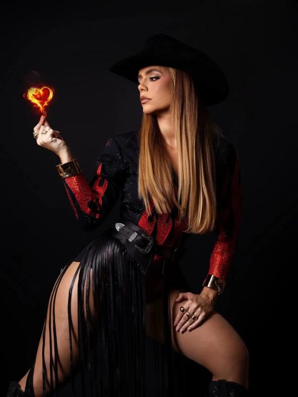 Mariana Fagundes é anunciada como primeira atração do São João de Pindaí.