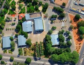 Prefeitura de Guanambi publica mais dois processos licitatórios para construção da UBS Porte III no Bairro Monte Azul e drenagem do Riacho do Belém na Av. Deolinda Martins.