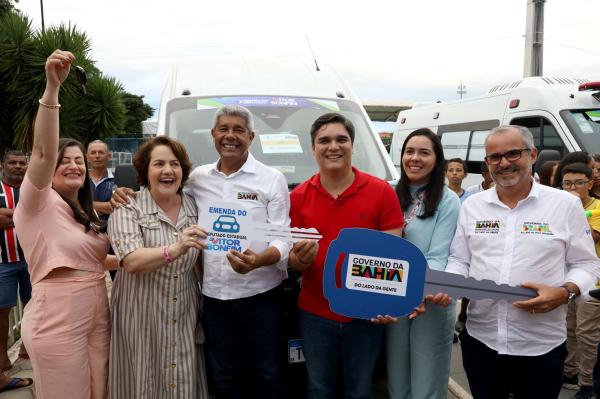 Vitor Bonfim destaca investimentos em educação, saúde e infraestrutura durante agenda em Mortugaba.