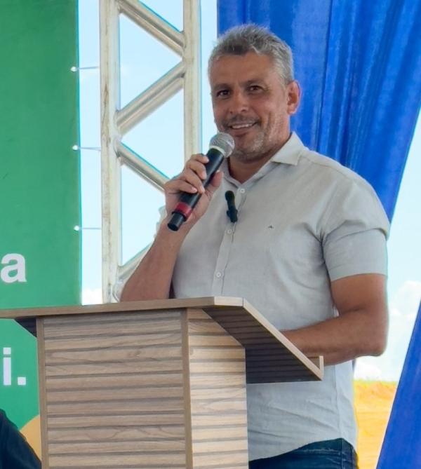 Após entregar 34 obras, Prefeitura de Guanambi investe R$ 35 milhões executando 12 obras e projetando mais 22 para os próximos meses.