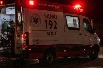 Colisão entre carro e motocicleta deixa homem ferido no distrito de Mutãs, em Guanambi.