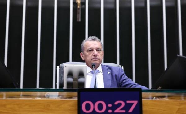 Deputado Charles Fernandes anuncia conquista de 750 novas moradias do Minha Casa, Minha Vida para o sudoeste baiano.