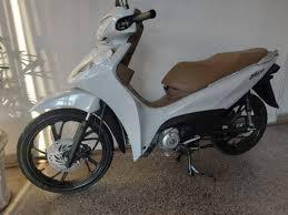 Guanambi: Jovem pega moto de prima escondida e a usa como garantia de dívida de R$ 5 mil.