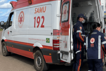Motociclista sofre ferimentos leves em colisão com carreta na BR-122, em Urandi.