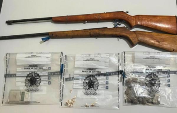 Mulher é presa com drogas e armas em Riacho de Santana.