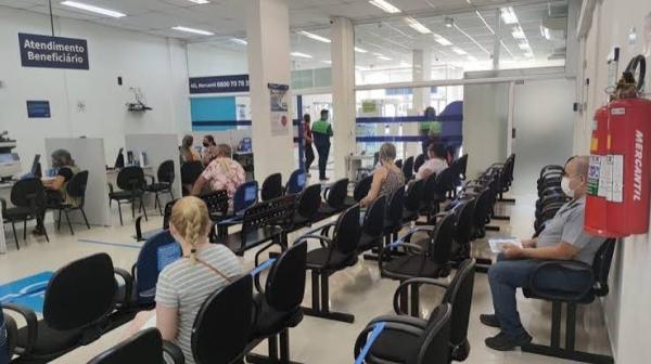 Mulher suspeita de furto em agência bancária de Guanambi é inocentada após revista e imagens.