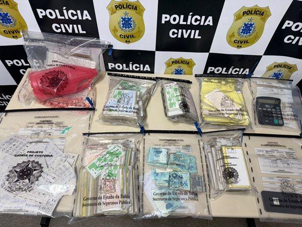 Operação da Polícia Civil encerra atividade de bingo irregular e apreende dinheiro em Guanambi.