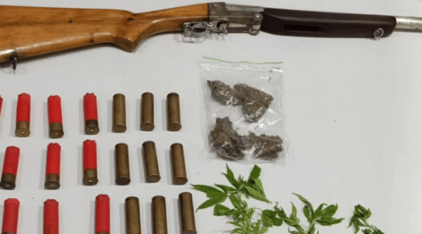 Operação integrada apreende arma, munições e plantação de maconha em Botuporã.