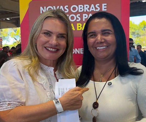 Prefeita Valdinha busca recursos e acompanha anúncios de obras para Iuiu durante agenda em Salvador.