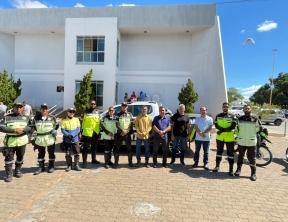 Prefeitura de Guanambi reforça fiscalização de trânsito com entrega de sete novos veículos e equipamentos para a SMTRAN.