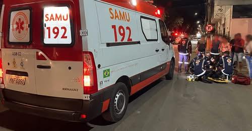 Adolescente fica ferido em acidente de moto; pai é levado à delegacia por permitir direção de menor em Guanambi.