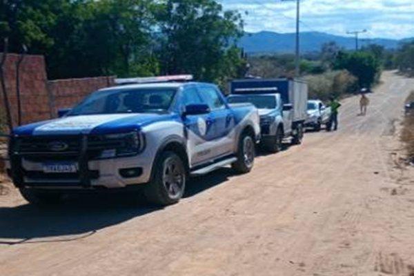 Homem é encontrado sem vida em estrada vicinal na zona rural de Candiba; caso será investigado.