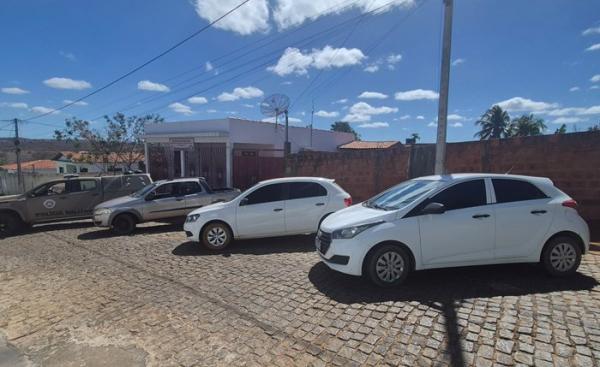 Ibiassucê: Polícia Militar apreende três veículos suspeitos de clonagem em ações distintas.