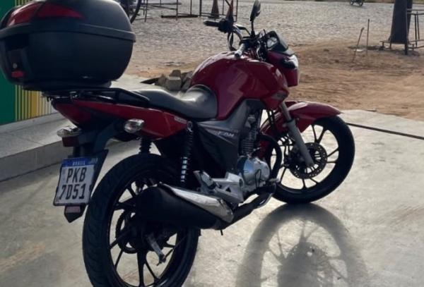 Motocicleta de Monte Alto é furtada durante cavalgada em Guanambi.