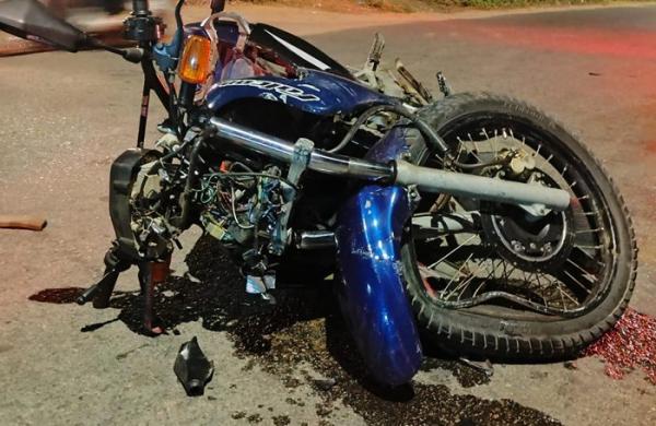 Motociclista sofre ferimentos graves em acidente com carro no bairro Ipanema II, em Guanambi.