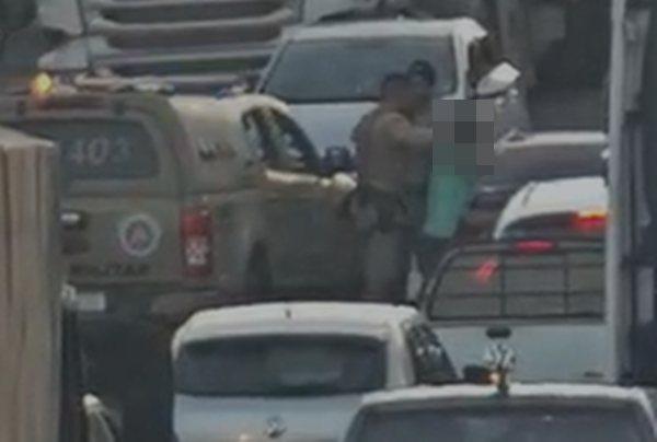 Motorista é preso após abastecer carro e sair sem pagar em posto de combustíveis em Caetité.
