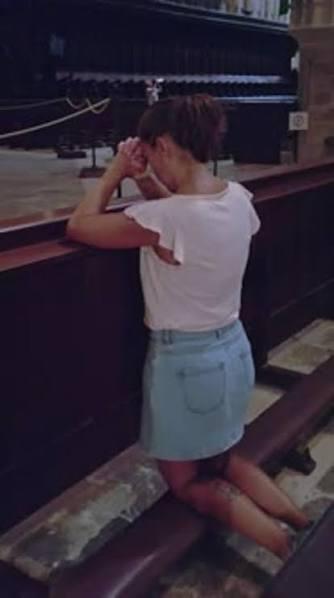 Mulher denuncia agressões e perseguição após ser levada à força para igreja em Carinhanha.