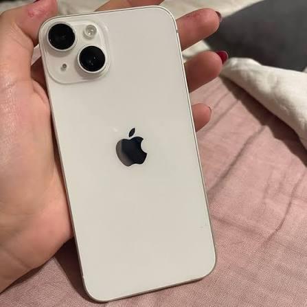 Homem é agredido durante assalto e tem iPhone 14 levado no Centro de Guanambi.
