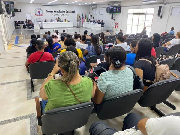 Câmara de Guanambi aprova crédito para transporte urbano e debate situação de trabalhadores terceirizados.