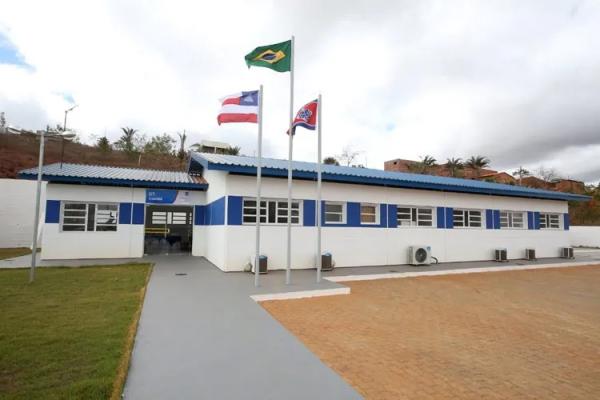 Idosa desmaia após ser enforcada durante assalto em Caetité.