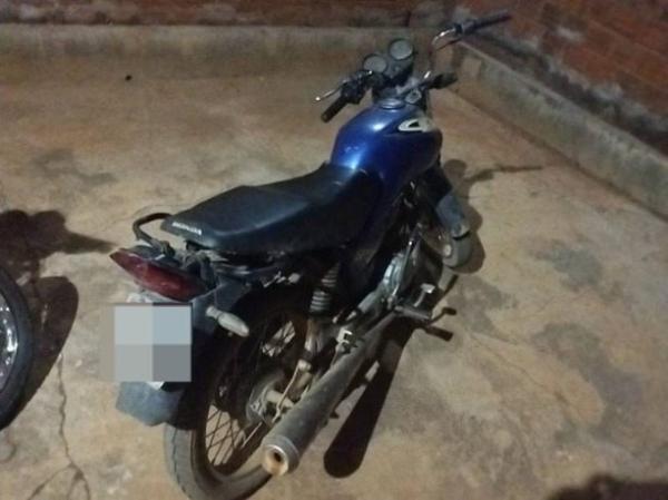 Motocicleta com sinais de adulteração é apreendida pela PM o distrito de Pindorama, em Iuiu.