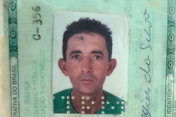 Homem é encontrado morto na zona rural de Matina; irmão é suspeito do crime.