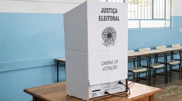 Mesária é detida por suspeita de irregularidades eleitorais em Licínio de Almeida.