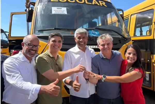 Sebastião Laranjeiras recebe novo ônibus escolar para ampliar atendimento aos estudantes.