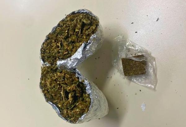 Suspeito tenta fugir da Rondesp e acaba detido com maconha em Palmas de Monte Alto.